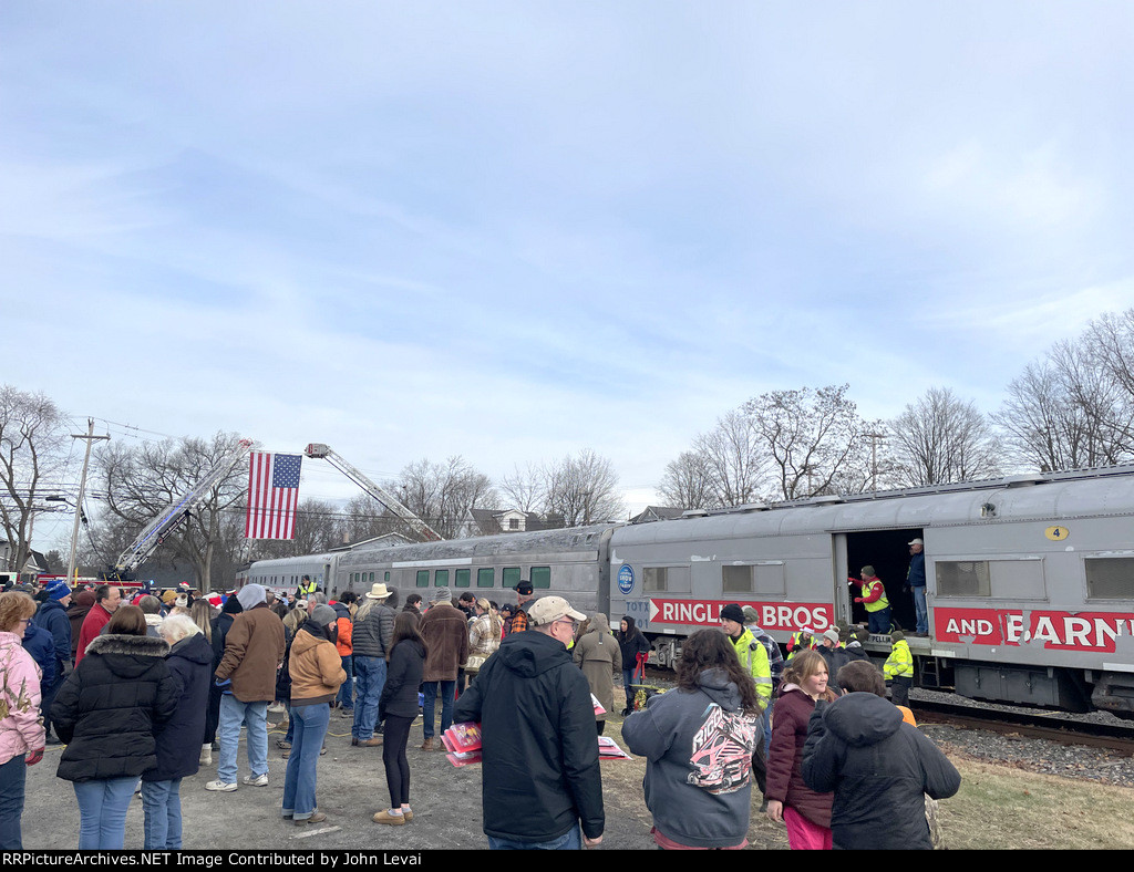 Large crowd of people supporting the TFT train